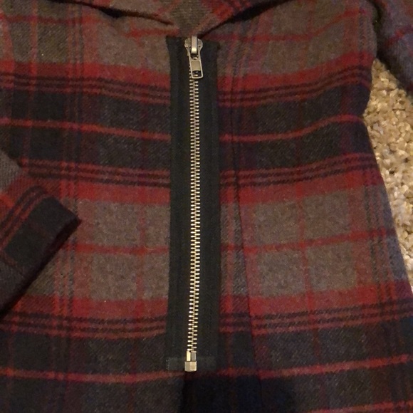 Plaid Coat 🧥 - Picture 2 of 5